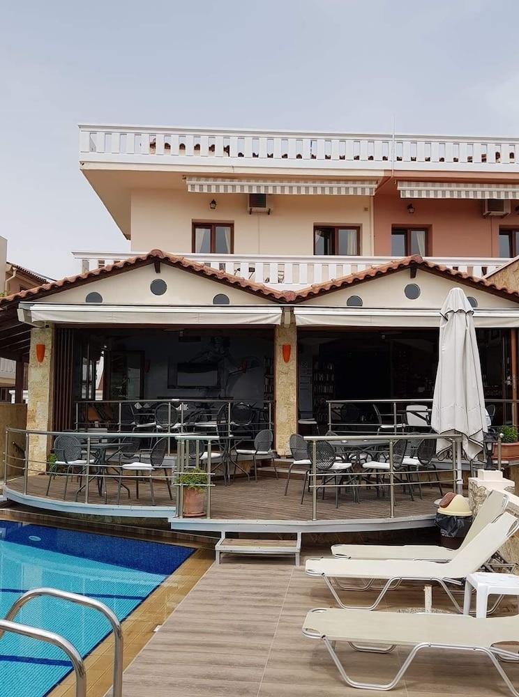 Kokalas Resort Джорджополис Екстериор снимка