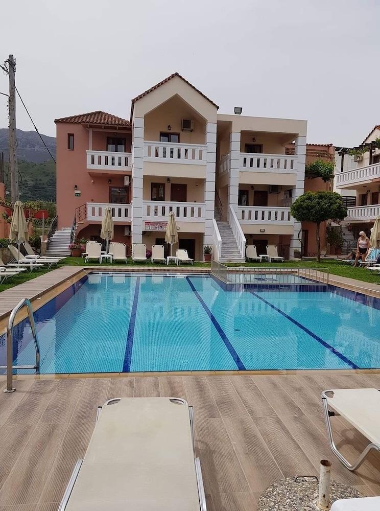 Kokalas Resort Джорджополис Екстериор снимка